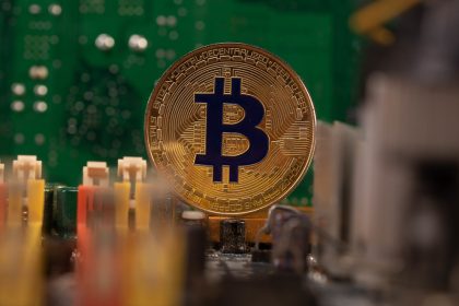 Caída de bitcoin liquidó más de USD 110 millones de los «toros»
